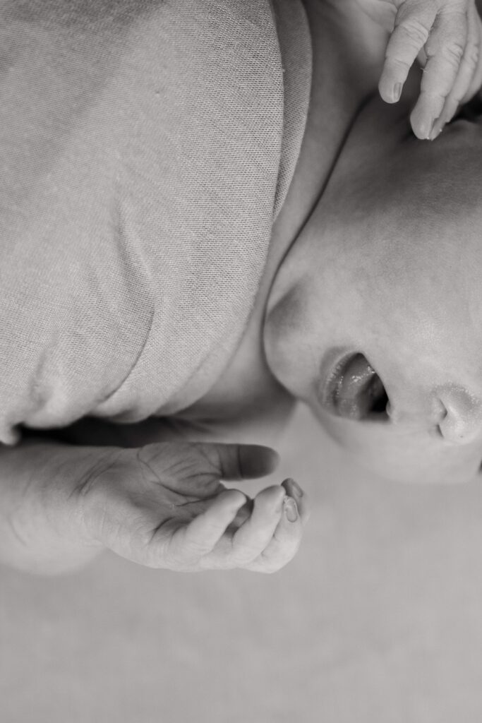 Baby's tongue sticks out. 8 things about giving birth
